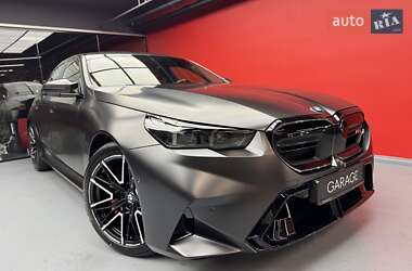 Седан BMW M5 2025 в 