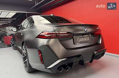 Седан BMW M5 2025 в 