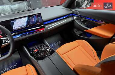 Седан BMW M5 2025 в 