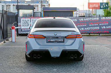 Седан BMW M5 2025 в 