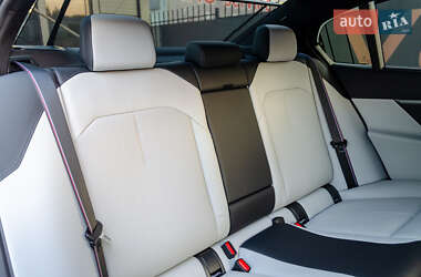 Седан BMW M5 2025 в 