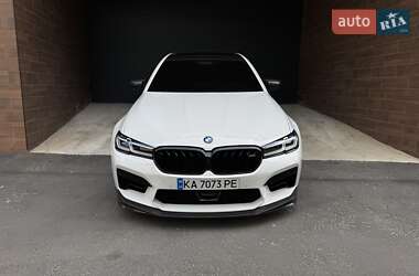 Седан BMW M5 2023 в 