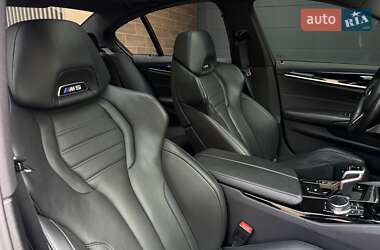 Седан BMW M5 2023 в 
