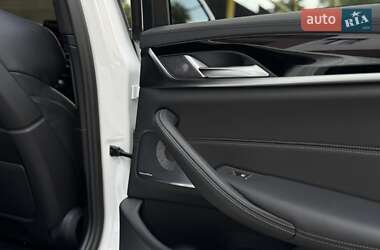 Седан BMW M5 2023 в 
