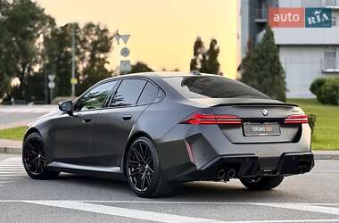 Седан BMW M5 2025 в 