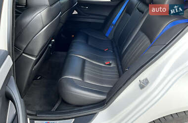 Седан BMW M5 2013 в 