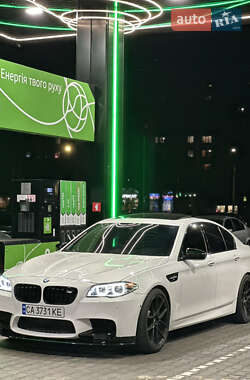 Седан BMW M5 2013 в 
