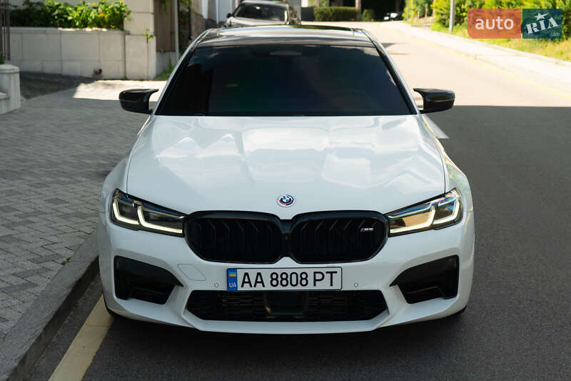 BMW M5 2023