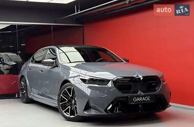 Седан BMW M5 2025 в Киеве