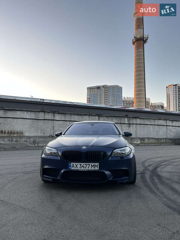 Седан BMW M5 2012 в Києві