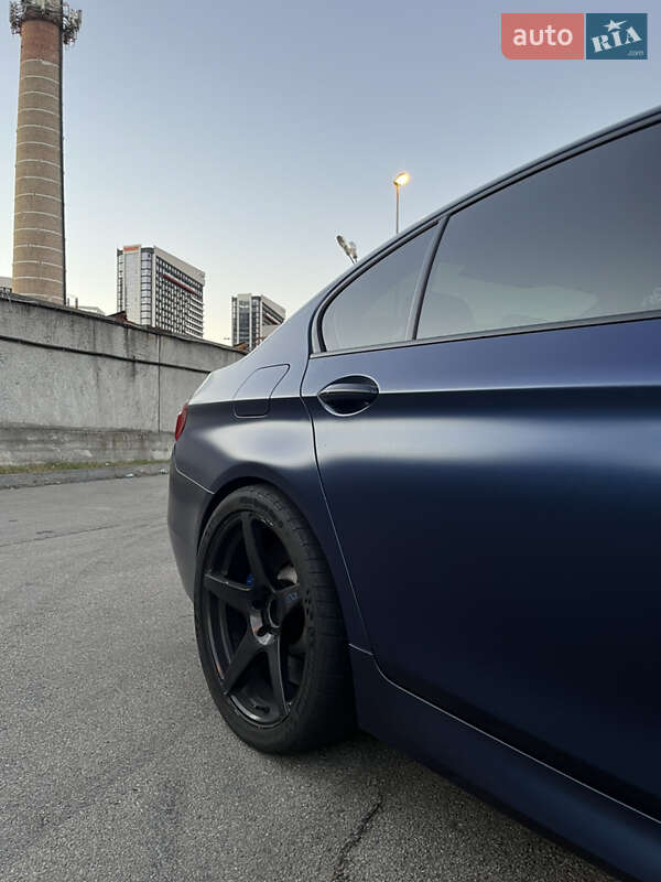 Седан BMW M5 2012 в Києві