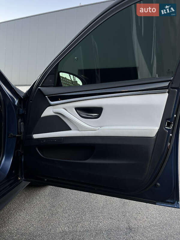 Седан BMW M5 2012 в Києві