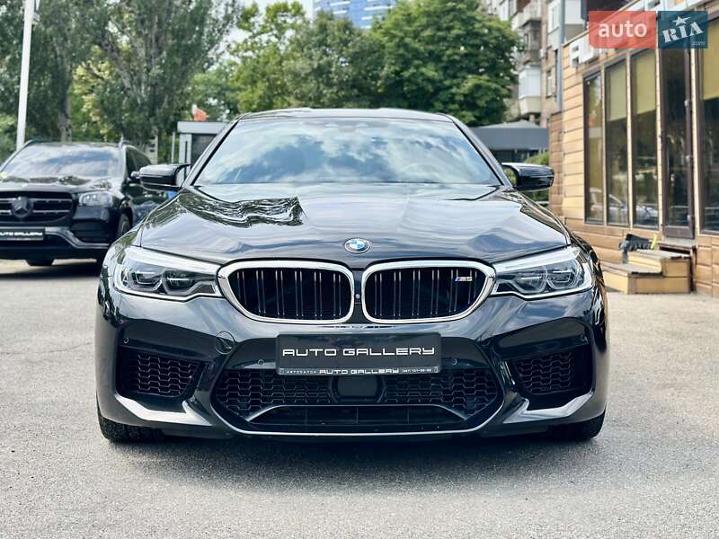Седан BMW M5 2020 в Киеве