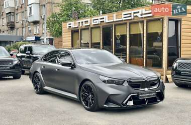 Седан BMW M5 2024 в Києві