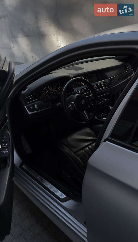 Седан BMW M5 2011 в Львові