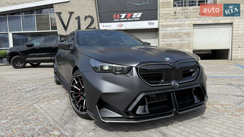 BMW M5 2024