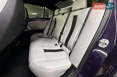 Седан BMW M5 2023 в 