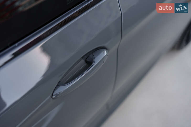 Седан BMW M5 2019 в Киеве