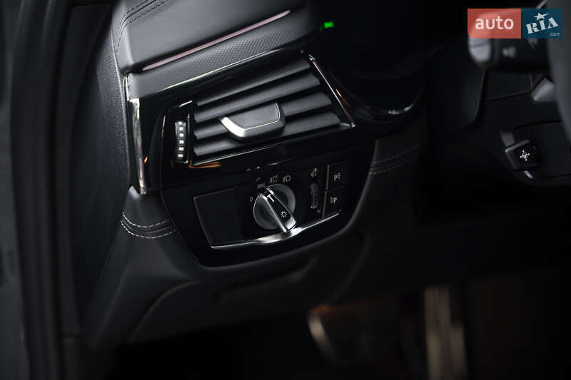 Седан BMW M5 2019 в Киеве