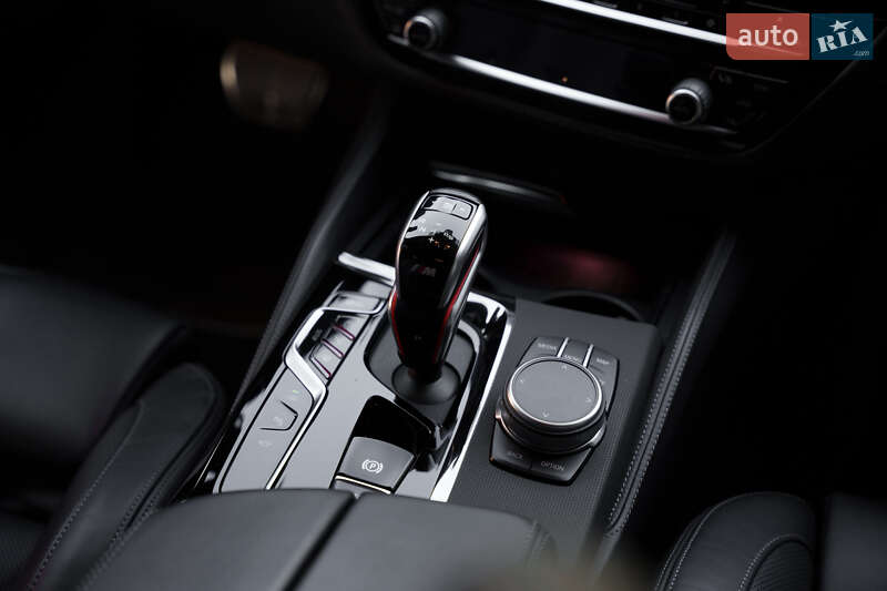 Седан BMW M5 2019 в Киеве