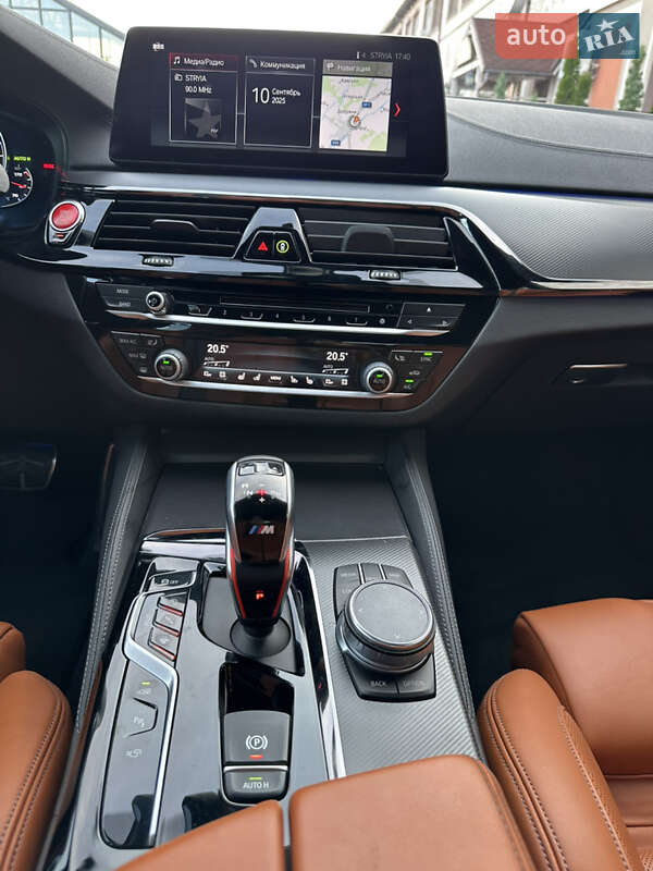 Седан BMW M5 2018 в Стрые