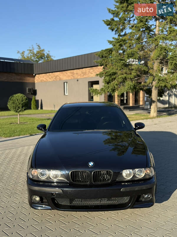Седан BMW M5 1999 в Виноградове
