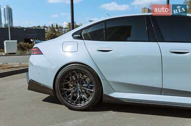 Седан BMW M5 2025 в 