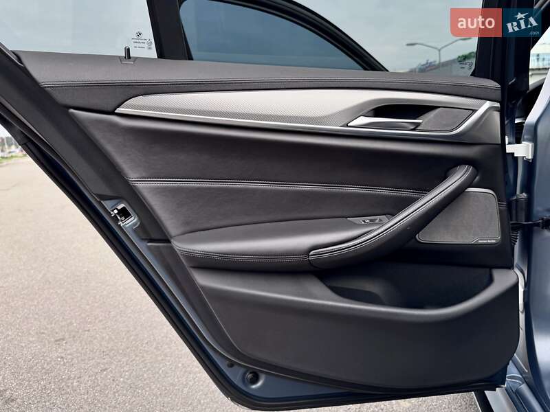 Седан BMW M5 2018 в Киеве