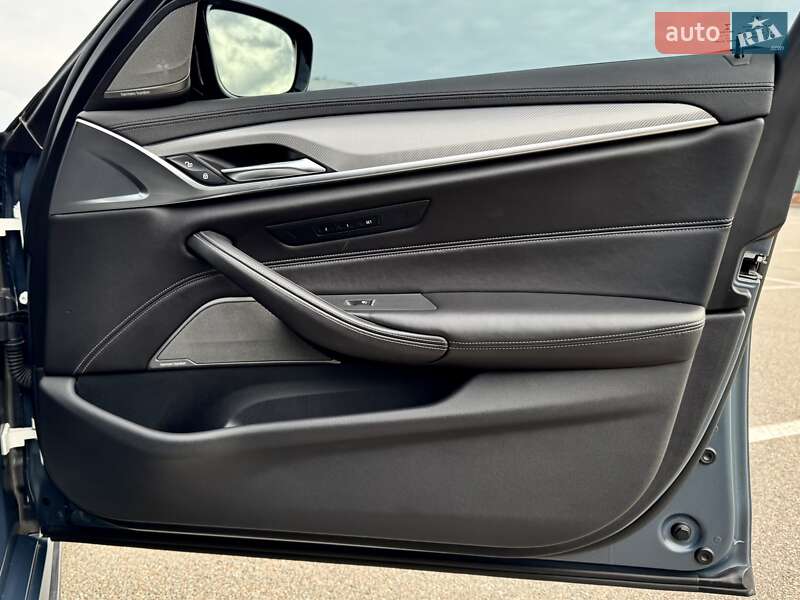 Седан BMW M5 2018 в Киеве