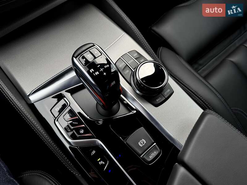 Седан BMW M5 2018 в Киеве