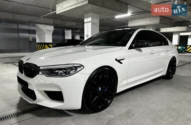 Седан BMW M5 2019 в 