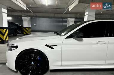 Седан BMW M5 2019 в 