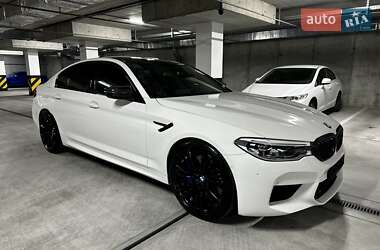 Седан BMW M5 2019 в 
