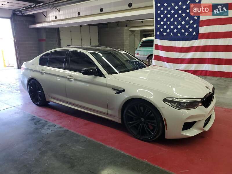 Седан BMW M5 2018 в Киеве
