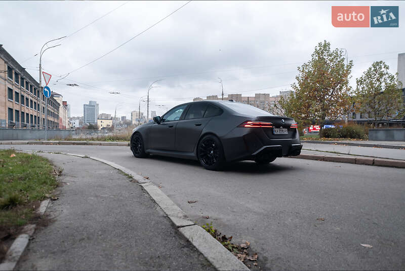 Седан BMW M5 2025 в Киеве фото 9 Седан BMW M5 2025 в Киеве
