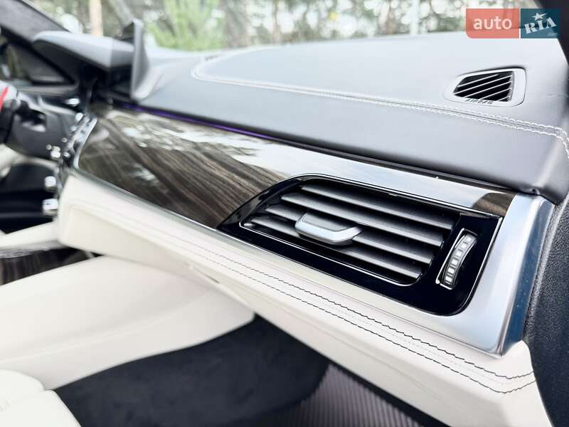 Седан BMW M5 2018 в Києві