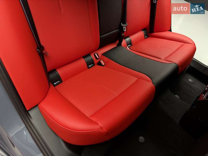 Седан BMW M5 2025 в Киеве