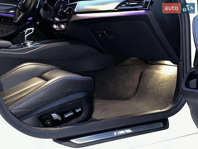 Седан BMW M5 2020 в Хмельницком