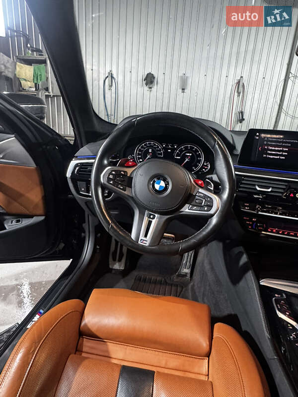Седан BMW M5 2019 в Киеве