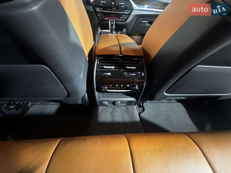 Седан BMW M5 2019 в Киеве