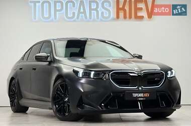 Седан BMW M5 2024 в Києві