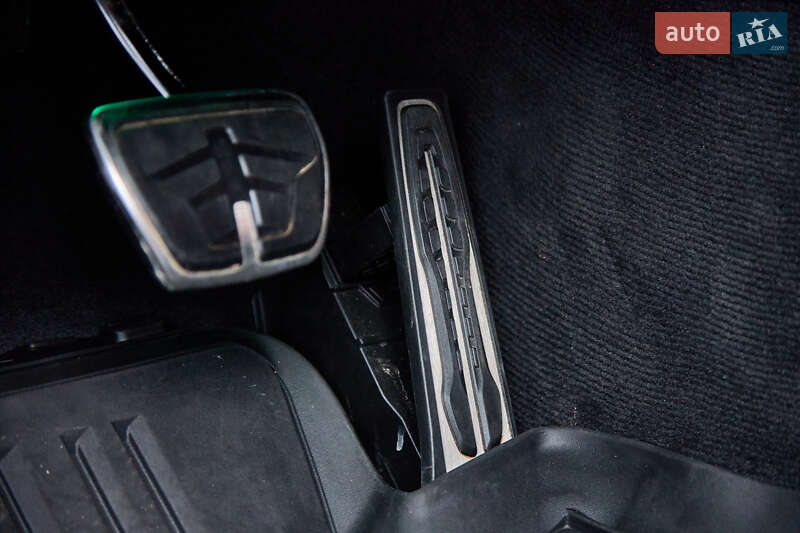 Седан BMW M5 2020 в Полтаве