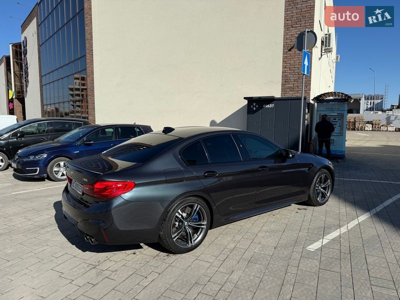 Седан BMW M5 2018 в Львове