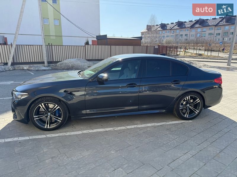 Седан BMW M5 2018 в Львове