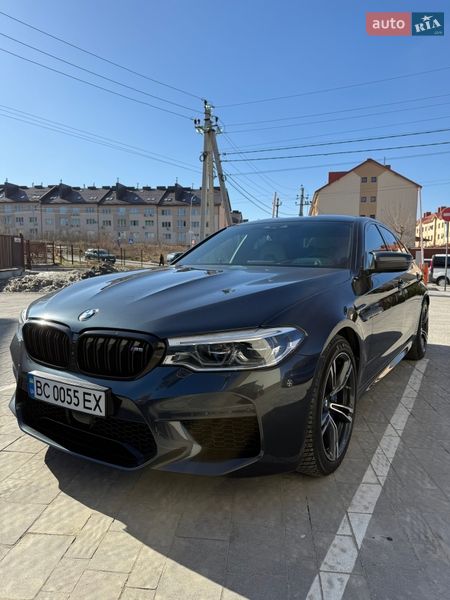Седан BMW M5 2018 в Львове