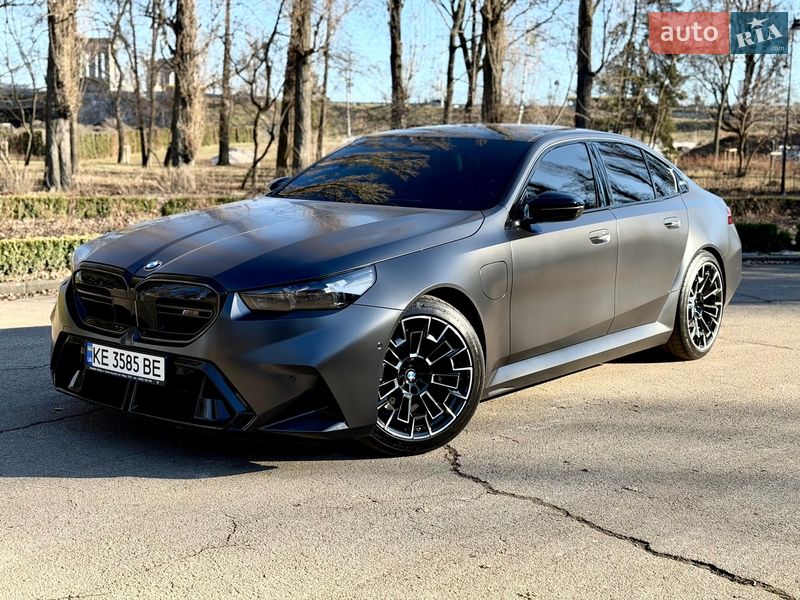 Седан BMW M5 2024 в Киеве