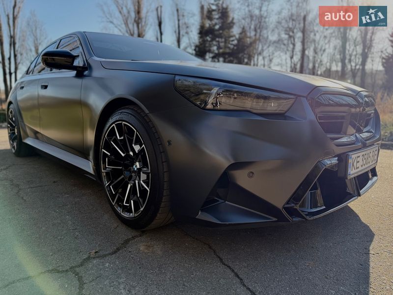 Седан BMW M5 2024 в Киеве