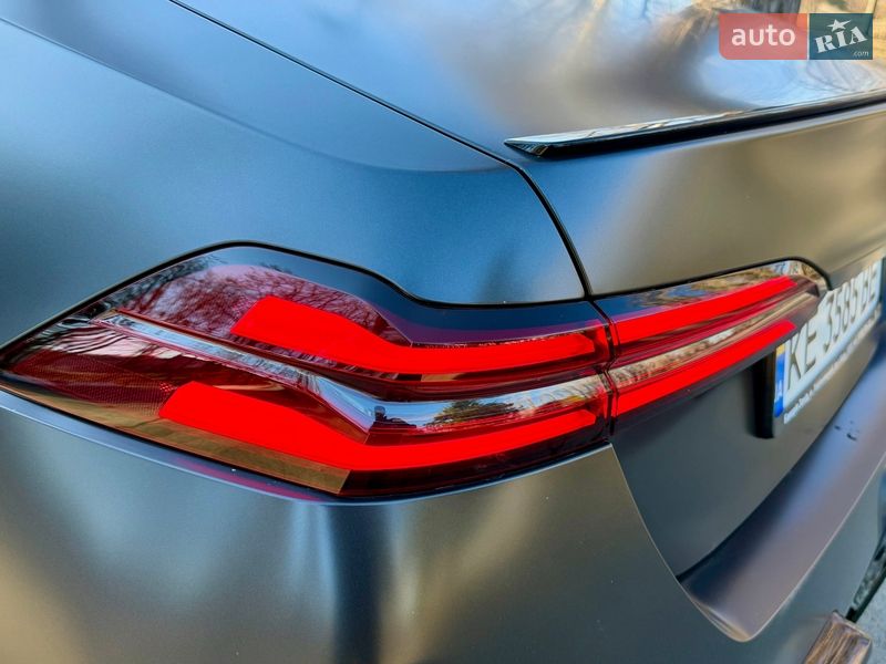 Седан BMW M5 2024 в Киеве