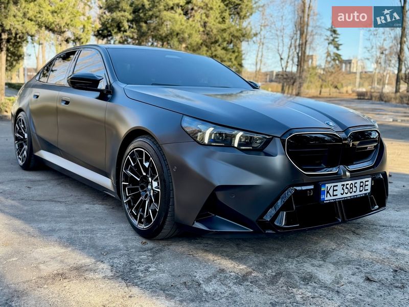Седан BMW M5 2024 в Киеве