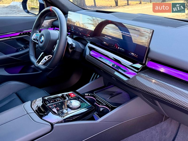 Седан BMW M5 2024 в Киеве